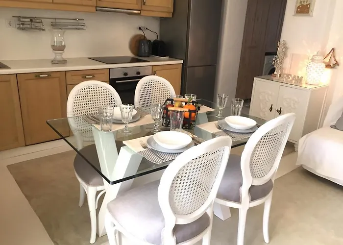 Dream House אורנוס