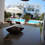 Dream House Орнос
